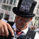 T'as fini de faire le con avec les crayons de couleur?