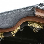 Le toit de la porte principale