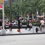 Présentateur télé en pleine rue