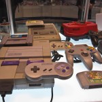 Super Nes et Super Famicom (au fond)