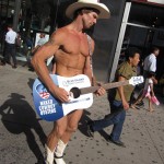 Le célèbre "Naked Cowboy" de Time Square