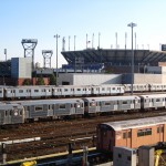 Le Central Arthur Ashe vu depuis la station Mets Willets-point